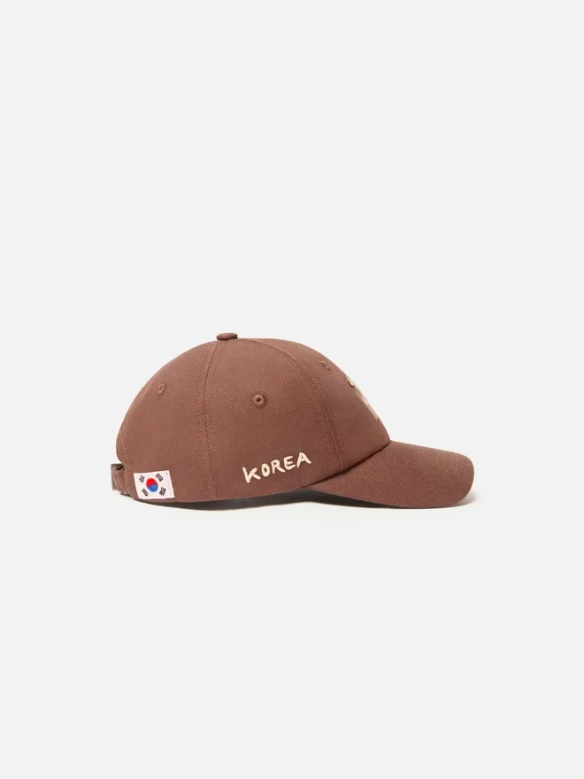 The Bonjour Korea baseball cap Logo cap – exclusively sold online and in our South Korean points of sale The Bonjour Korea baseball cap Logo cap – exclusively sold online and in our South Korean points of sale