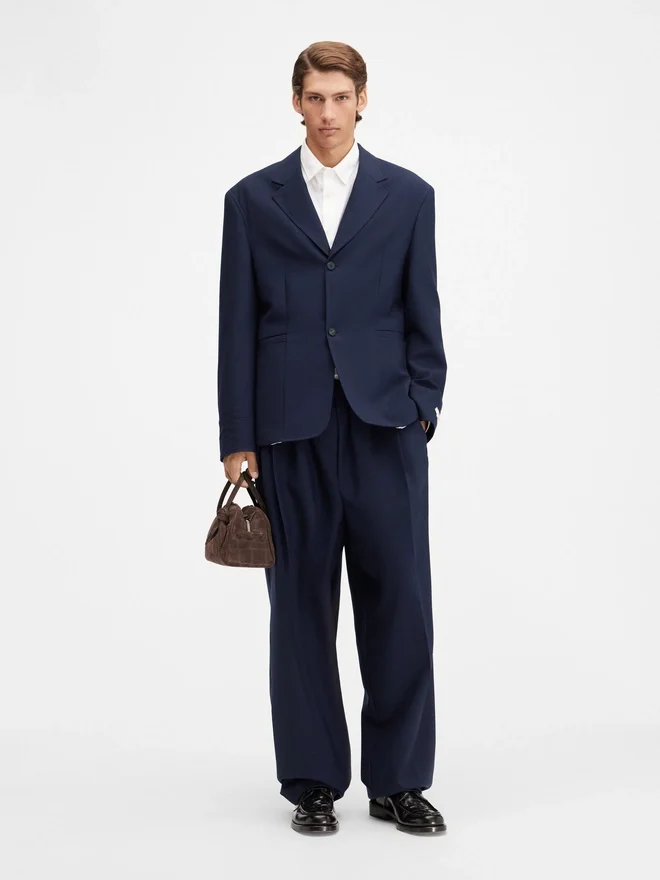 The Canevas jacket Darted suit jacket The Canevas jacket Darted suit jacket