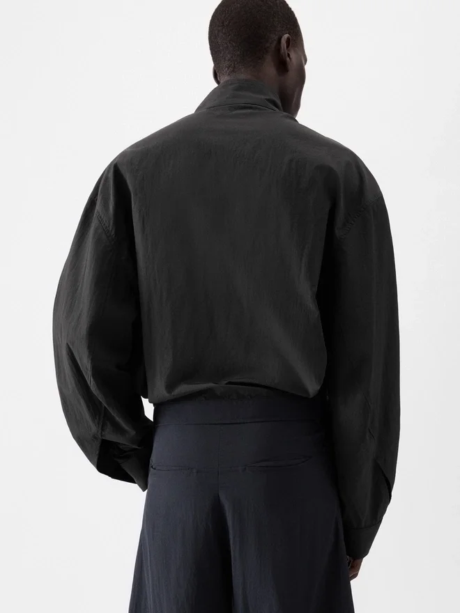The Curvo jacket Lightweight technical jacket The Curvo jacket Lightweight technical jacket