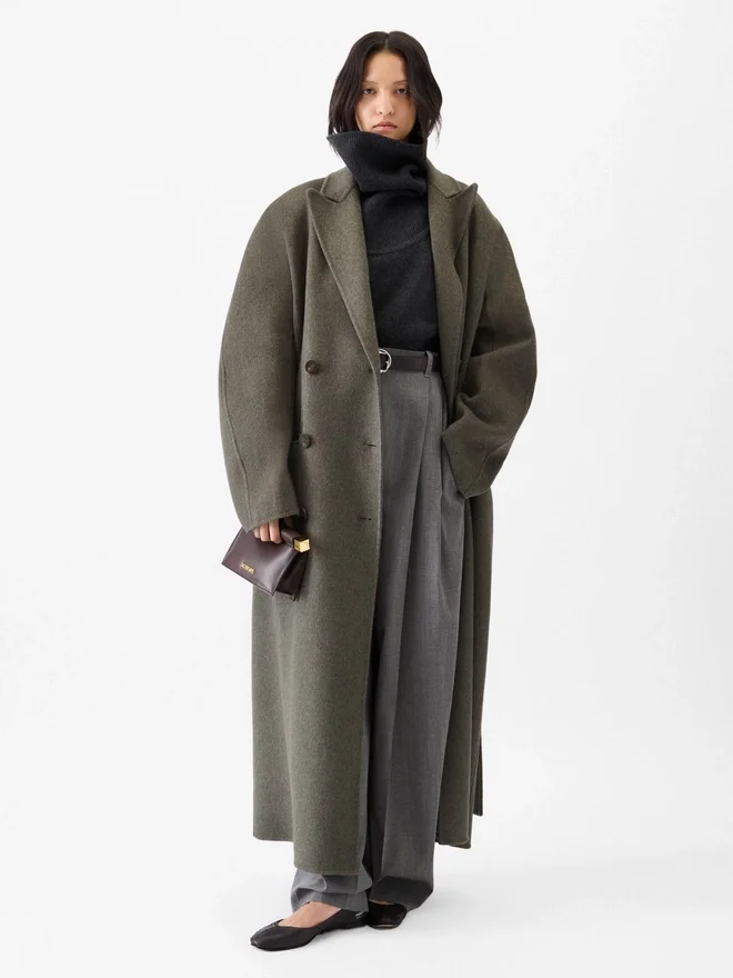 The Curvo Man’s coat Relaxed coat The Curvo Man’s coat Relaxed coat