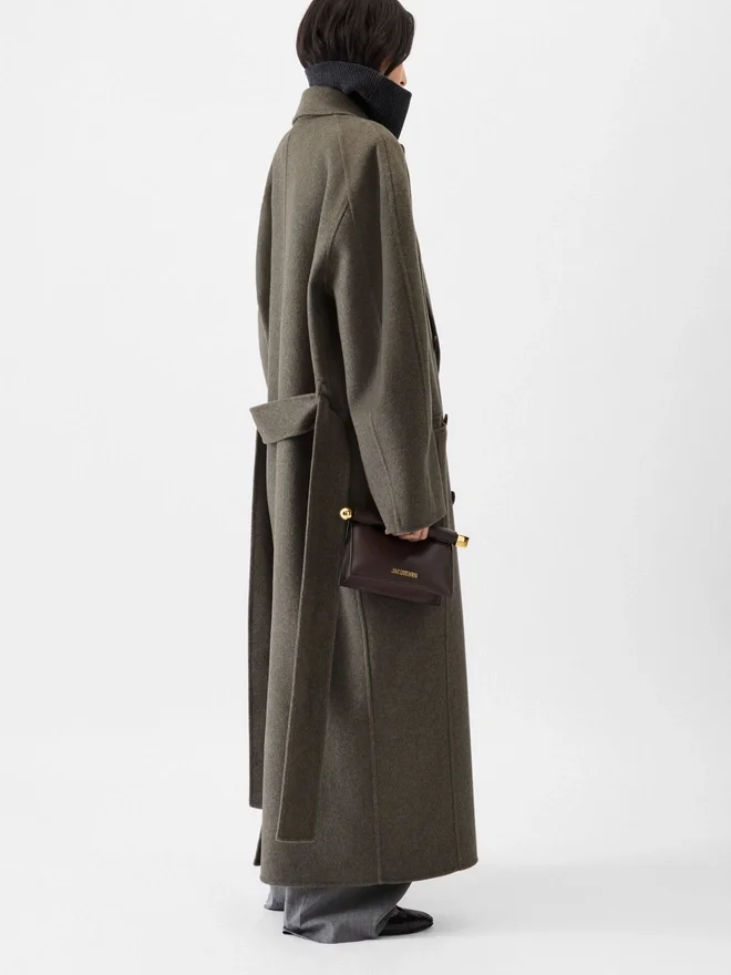 The Curvo Man’s coat Relaxed coat The Curvo Man’s coat Relaxed coat