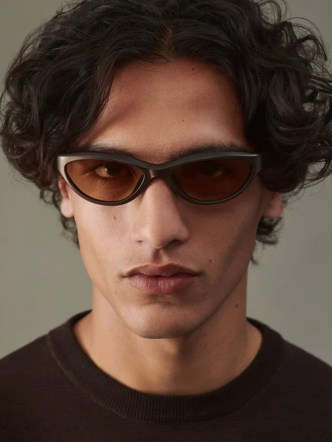 The Curvo sunglasses Oval cat-eye sunglasses The Curvo sunglasses Oval cat-eye sunglasses