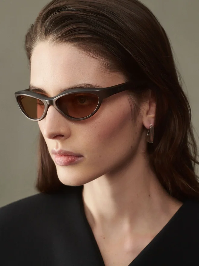 The Curvo sunglasses Oval cat-eye sunglasses The Curvo sunglasses Oval cat-eye sunglasses