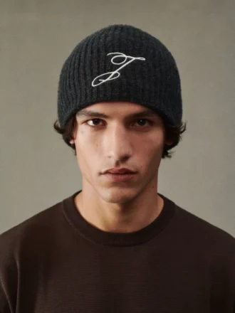 The Espiral beanie Embroidered monogram beanie