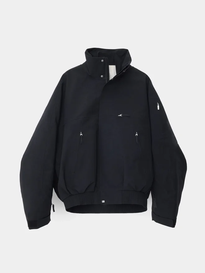 The Gore-Tex jacket Jacquemus + Nike 2-in-1 Gore-Tex jacket – Jacquemus + Nike collaboration The Gore-Tex jacket Jacquemus + Nike 2-in-1 Gore-Tex jacket – Jacquemus + Nike collaboration