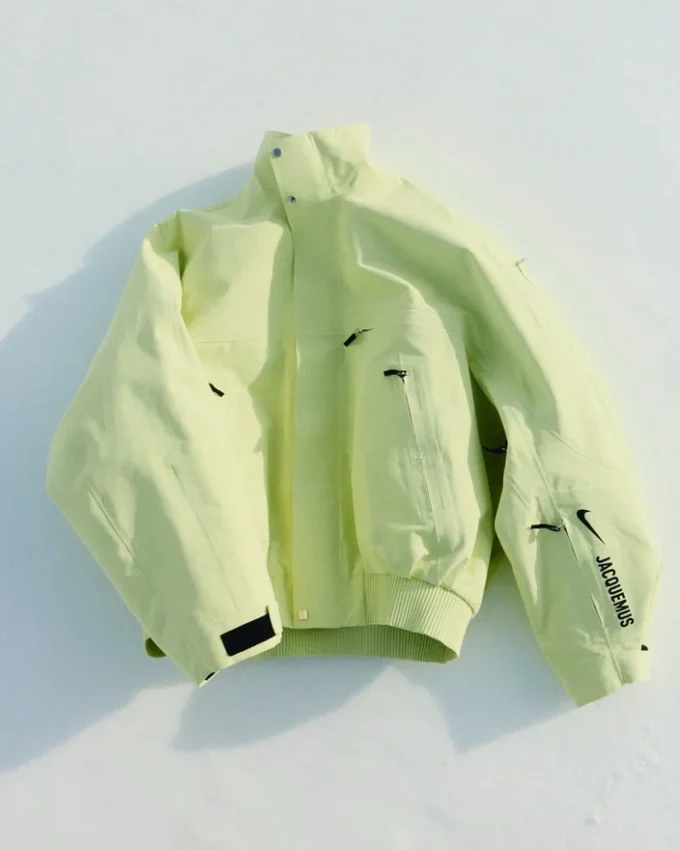 The Gore-Tex jacket Jacquemus + Nike 2-in-1 Gore-Tex jacket – Jacquemus + Nike collaboration The Gore-Tex jacket Jacquemus + Nike 2-in-1 Gore-Tex jacket – Jacquemus + Nike collaboration