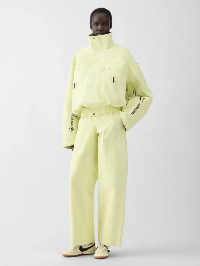 The Gore-Tex jacket Jacquemus + Nike 2-in-1 Gore-Tex jacket – Jacquemus + Nike collaboration The Gore-Tex jacket Jacquemus + Nike 2-in-1 Gore-Tex jacket – Jacquemus + Nike collaboration