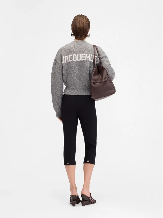 The Jacquemus knit Logo jumper The Jacquemus knit Logo jumper
