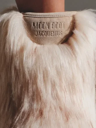 The Jacquemus Mid Yeti Moon Boot Faux fur boots – in collaboration with Moon Boot