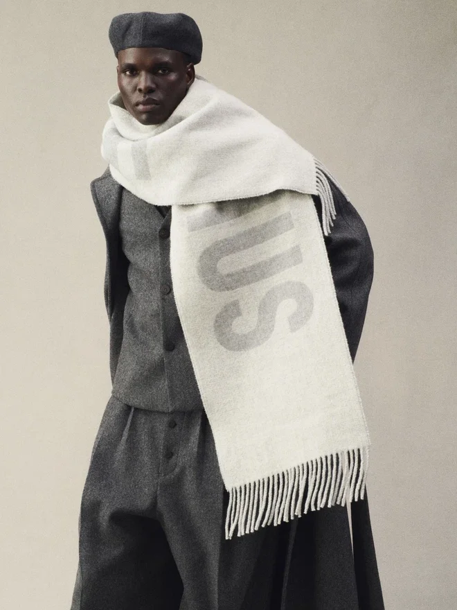 The Jacquemus scarf Fringe logo scarf The Jacquemus scarf Fringe logo scarf