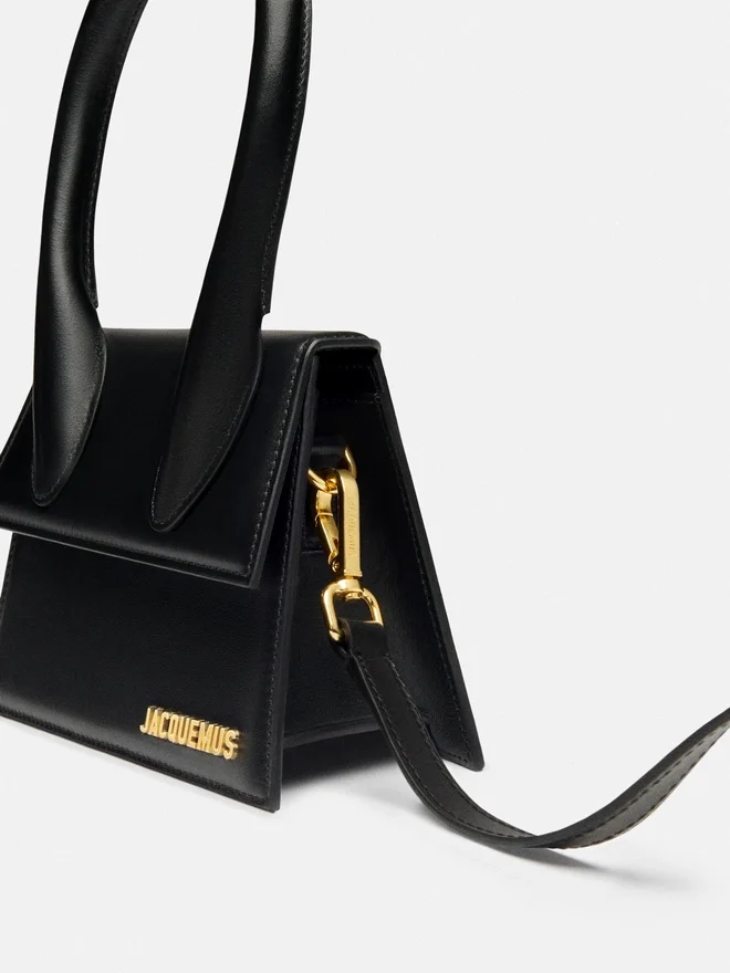 The medium Chiquito Leather handbag The medium Chiquito Leather handbag