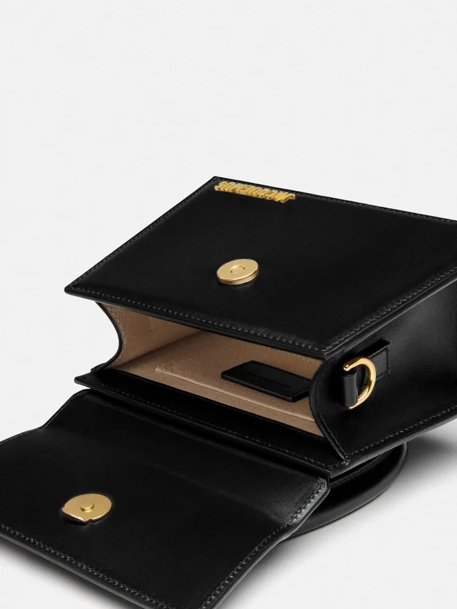 The medium Chiquito Leather handbag The medium Chiquito Leather handbag