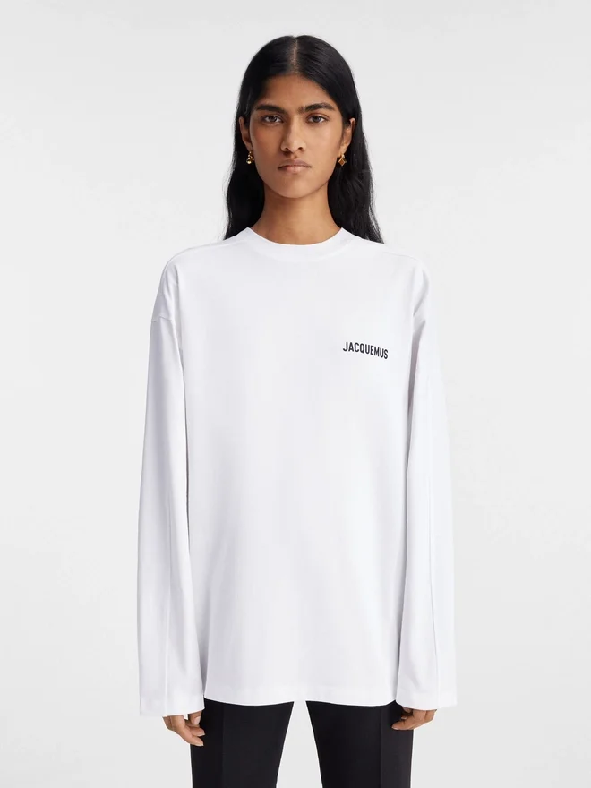 The Montaigne address long-sleeve t-shirt Long sleeve t-shirt with printed address and logo – sold exclusively online and in our Paris store The Montaigne address long-sleeve t-shirt Long sleeve t-shirt with printed address and logo – sold exclusively online and in our Paris store