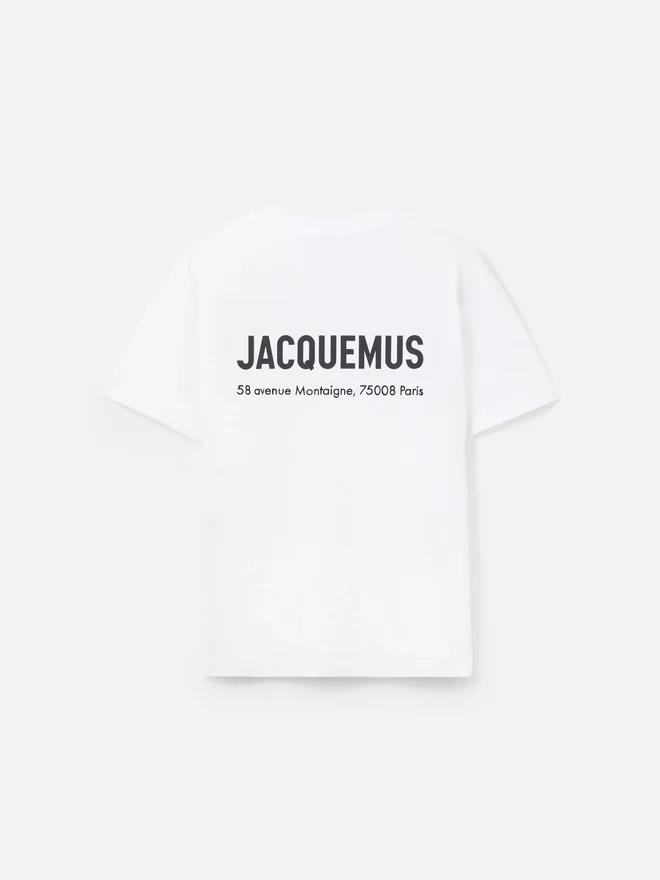 The Montaigne address t-shirt Short-sleeved t-shirt with logo and address – sold exclusively online and in our Paris store The Montaigne address t-shirt Short-sleeved t-shirt with logo and address – sold exclusively online and in our Paris store