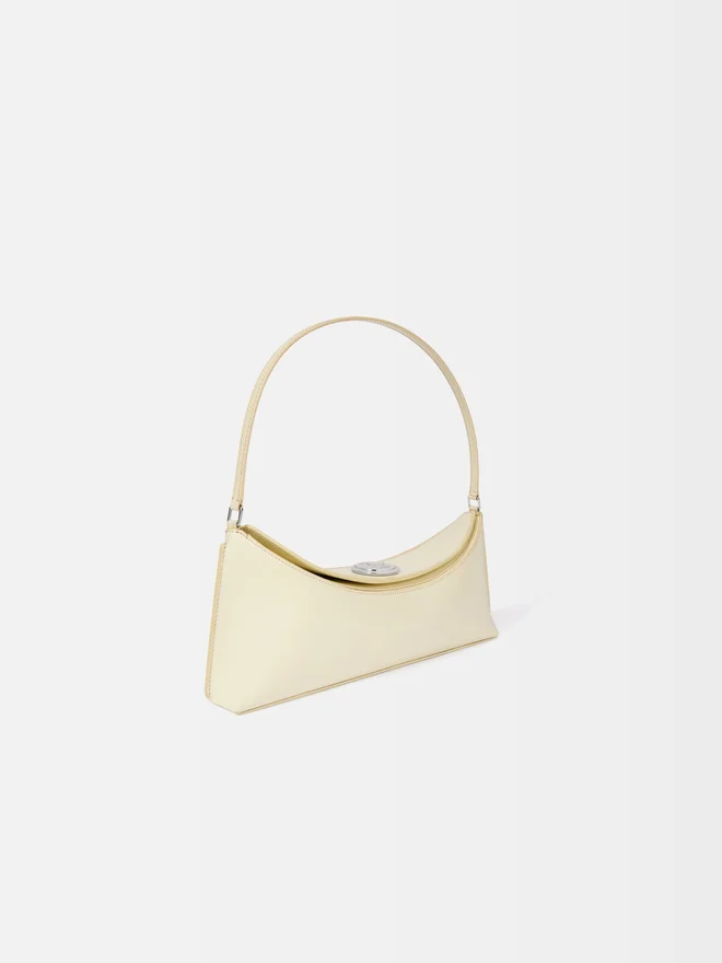 The Ovalo clutch Folded shoulder bag The Ovalo clutch Folded shoulder bag