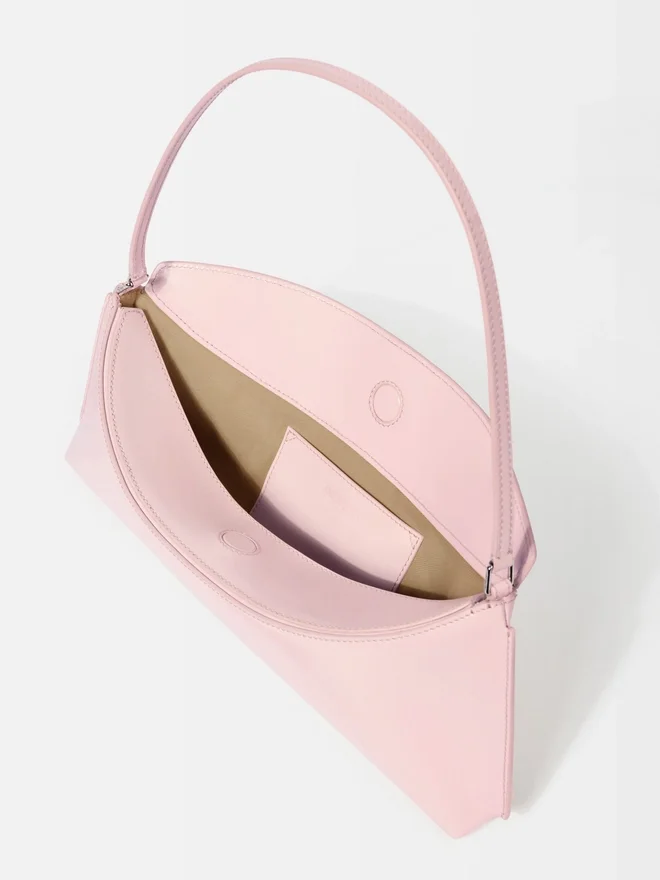 The Ovalo clutch Folded shoulder bag The Ovalo clutch Folded shoulder bag