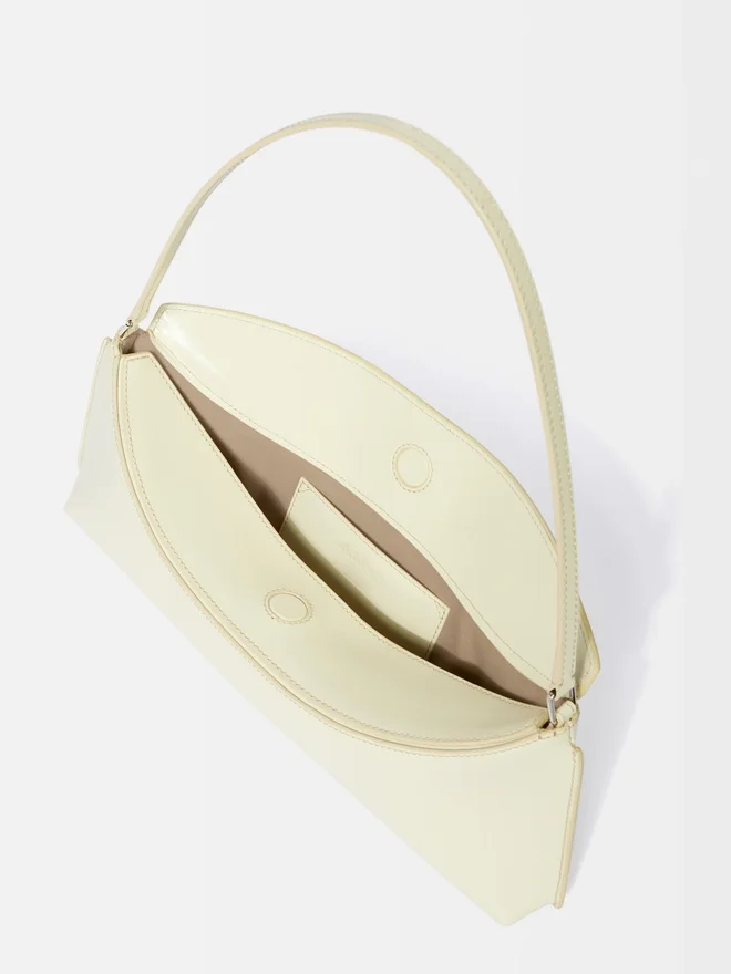 The Ovalo clutch Folded shoulder bag The Ovalo clutch Folded shoulder bag