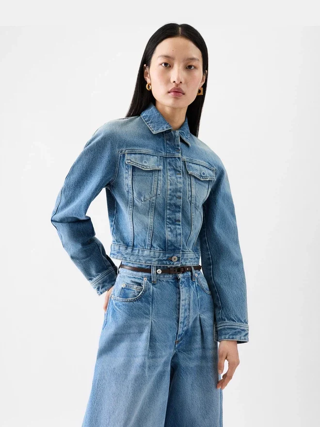 The Ovalo de-Nîmes denim jacket Curved denim jacket The Ovalo de-Nîmes denim jacket Curved denim jacket