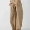 The Ovalo de-Nîmes denim pants High-waisted curved jeans The Ovalo de-Nîmes denim pants High-waisted curved jeans