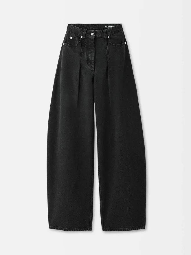 The Ovalo de-Nîmes denim pants High-waisted curved jeans The Ovalo de-Nîmes denim pants High-waisted curved jeans