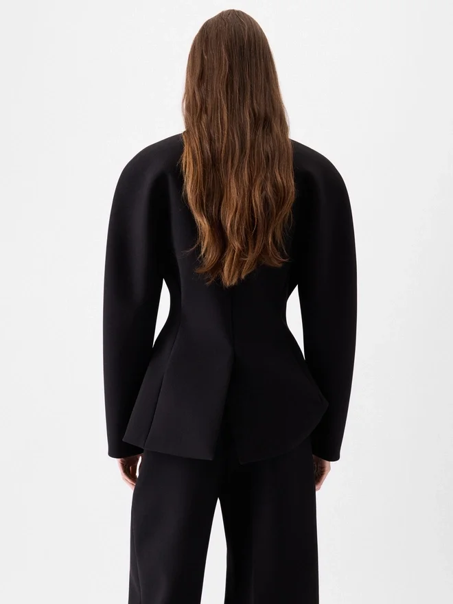 The Ovalo jacket Fitted jacket The Ovalo jacket Fitted jacket