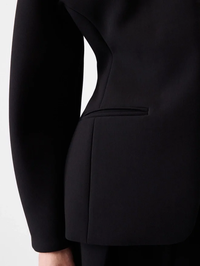 The Ovalo jacket Fitted jacket The Ovalo jacket Fitted jacket