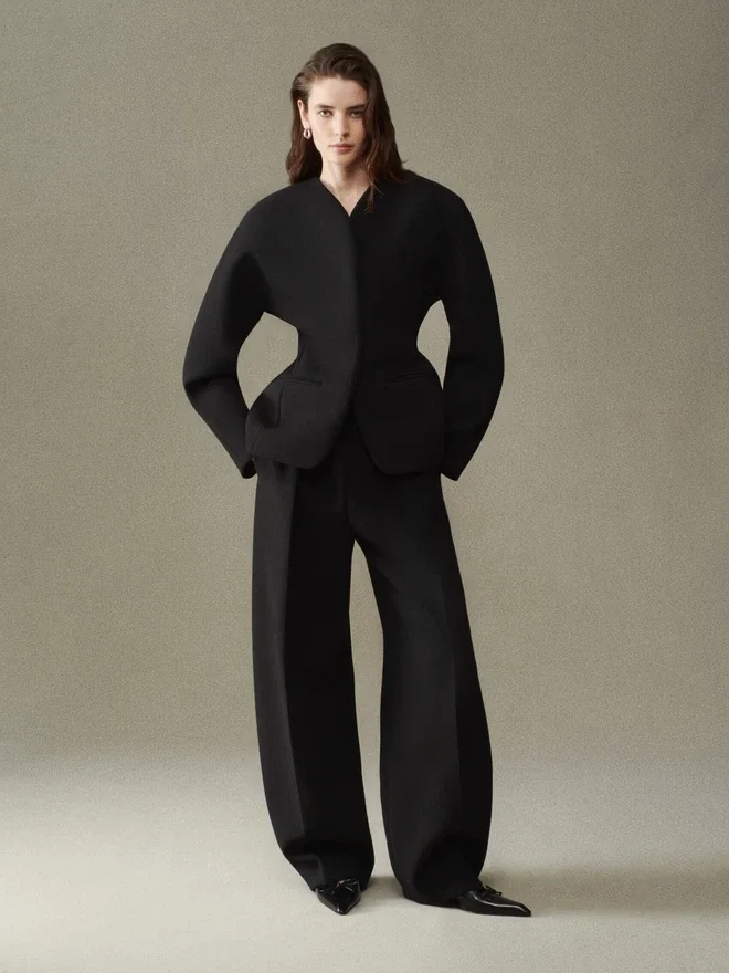 The Ovalo jacket Fitted jacket The Ovalo jacket Fitted jacket