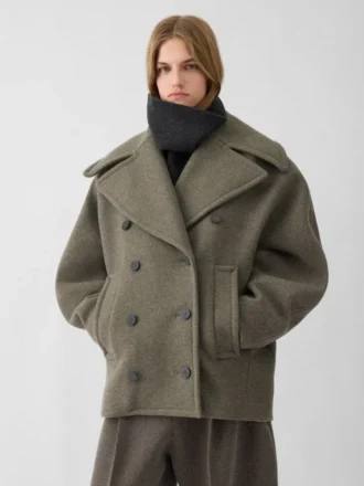 The Ovalo peacoat Round peacoat The Ovalo peacoat Round peacoat