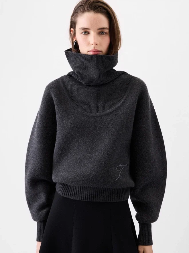 The Pallone knit Wide turtleneck sweater The Pallone knit Wide turtleneck sweater