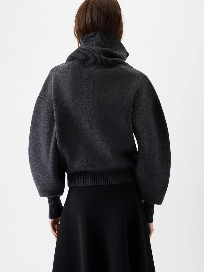 The Pallone knit Wide turtleneck sweater The Pallone knit Wide turtleneck sweater