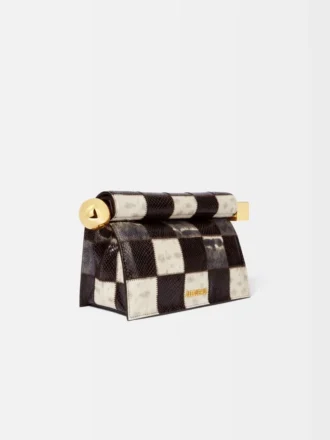 The Rond Carré clutch Take-out clutch