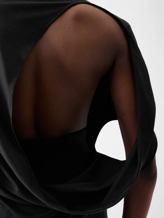 The Salerno t-shirt Open-back t-shirt The Salerno t-shirt Open-back t-shirt