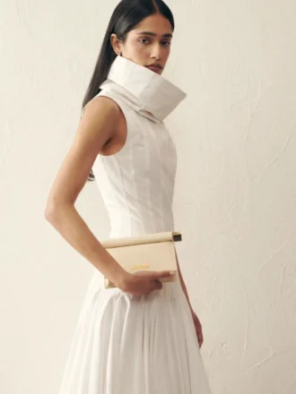 The small Rond Carré clutch Mini take-out clutch