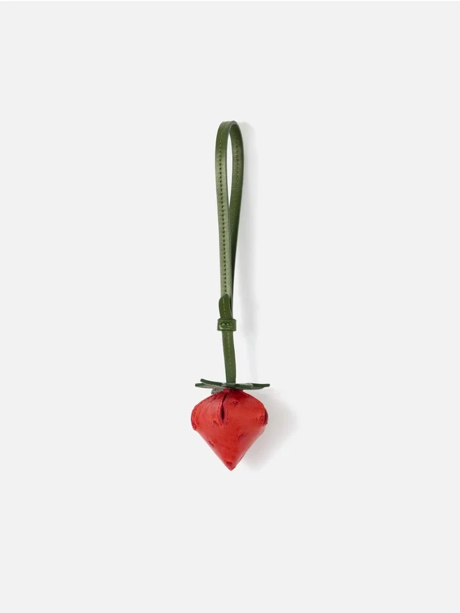 The strawberry Origami strawberry-shaped bag charm The strawberry Origami strawberry-shaped bag charm