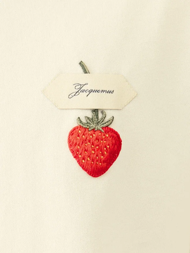 The strawberry t-shirt Logo t-shirt with strawberry patch The strawberry t-shirt Logo t-shirt with strawberry patch