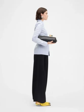 The suit shirt Open-back suit shirt