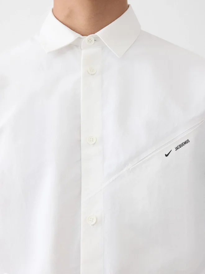 The tech shirt Jacquemus + Nike Technical shirt – Jacquemus + Nike collaboration The tech shirt Jacquemus + Nike Technical shirt – Jacquemus + Nike collaboration