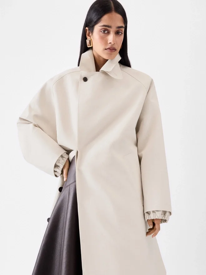 The Trapezi trench coat Relaxed trench coat The Trapezi trench coat Relaxed trench coat