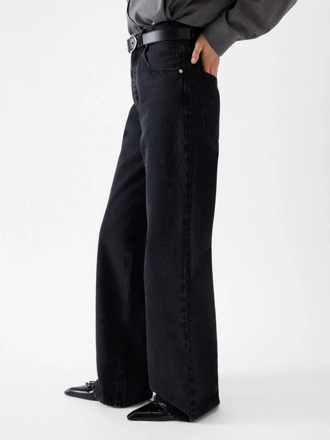 The wide de-Nîmes denim pants Oversized jeans The wide de-Nîmes denim pants Oversized jeans